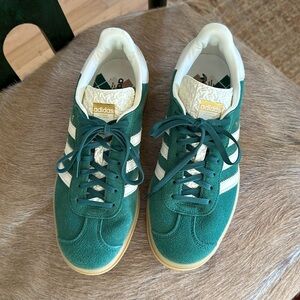 Brand new Adidas sneakers in green !!